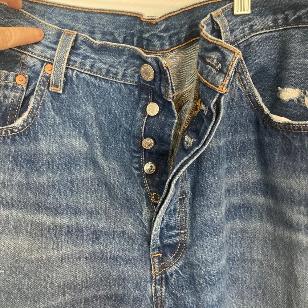 Levis 501XX Button Fly Jeans 34 x 30 Distressed 100% Cotton Medium Wash